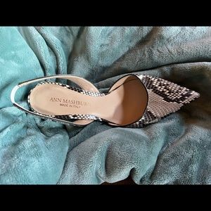 Ann Mashburn heels (Made in Italy) 2 1/2 inch heel very elegant